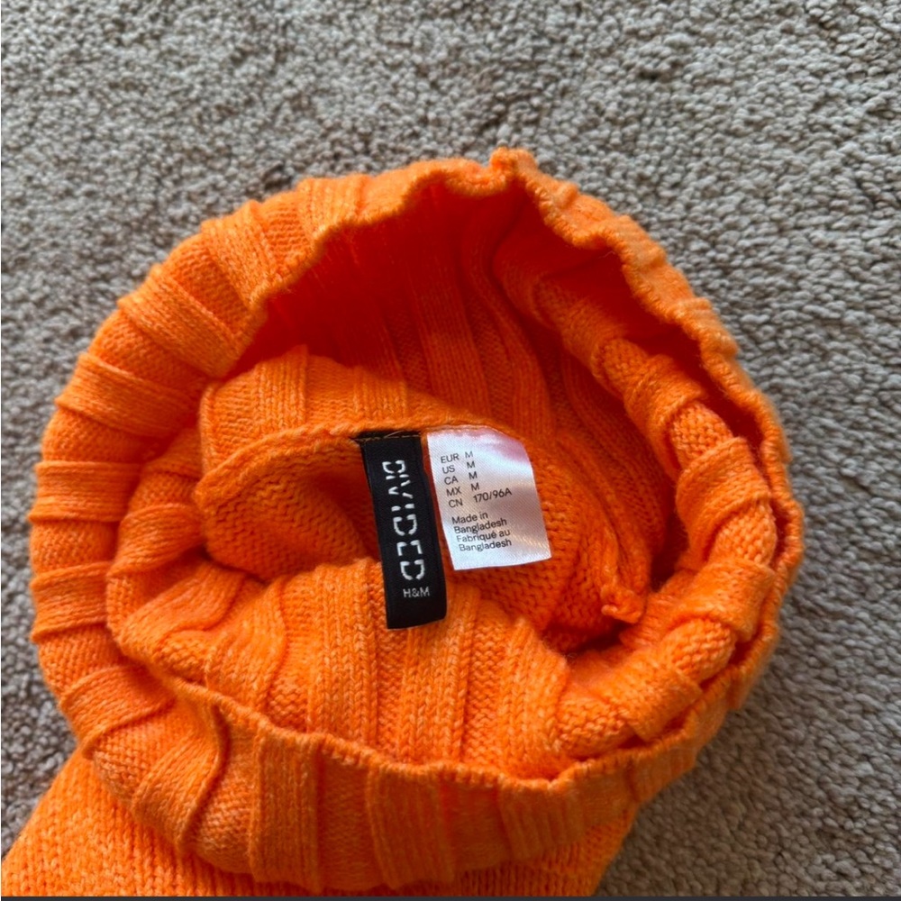 H&M Bright Orange Ribbed Turtleneck Sweater - Picture 3 of 3